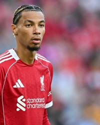 记者透露：埃基蒂克非伊萨克备选，利物浦已长期关注其动态